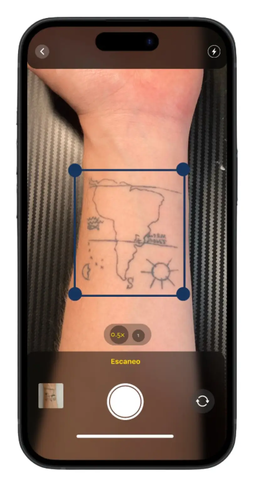 Pantalla de escaneo de un tatuaje